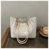 Bolsa de Ombro Único com Estampa Floral Bolsa Transversal Feminina Chegada Nova Outono 2026 Grande Capacidade Sob o Braço Estilo Coreano Nicho Bolsa Tote para o Dia a Dia