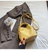 Bolso de Mano Pequeño para Mujer 2025 Nueva Moda Bolso Balde Suave de Alta Calidad Versátil Casual de Hombro Cruzado