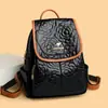Mochila para Mujer de Gama Alta 2025 Nueva de Gran Capacidad Moda Cuero Suave Mochila para Estudiante Universitario Bolso Escolar Pequeño Sencillo Tendencia
