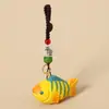 Chaveiro Pingente de Escultura em Madeira Artesanal Criativa Peixe-Palhaço, Decoração de Mochila de Peixinho Fofo, Presente Comemorativo de Alta Qualidade