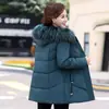 Casaco de inverno para mãe engrossado tamanho plus size com acolchoamento de algodão para mulheres de meia-idade e idosas comprimento médio moda mulheres de meia-idade estilo ocidental jaqueta acolchoada de algodão