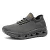Sapatos masculinos populares de tamanhos grandes para compras transfronteiriças, novos sapatos de caminhada respiráveis em malha, leves, que aumentam a altura, com sola grossa, absorventes de choque, casuais.