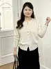 Suéter de punto de talla grande para mujer, abertura frontal parcial con botones de colores, colección otoño 2026, top corto versátil y rejuvenecedor para mujeres con curvas