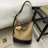 Bolso Casual de Superficie Suave Gran Capacidad para Mujer 2025 Nuevo Otoño e Invierno Versátil Bolso Cruzado Bolso Cubo de Hombro para Viajes Diarios