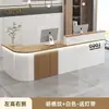 Mostrador de barra, cajero, tienda de ropa moderna y sencilla, mesa de mostrador, tienda de conveniencia, salón de belleza, tienda, pequeño mostrador de recepción.
