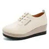 Zapatos de Cuero con Suela Gruesa para Mujer, Zapatos de Mamá, Zapatos de Plataforma Versátiles para Adelgazar de Venta Caliente Otoño e Invierno 2025, Zapatos Individuales Ligeros con Suela Suave que Aumentan la Altura