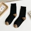 Calcetines de becerro con patrón oscuro de la letra M de primavera y verano, calcetines de moda, calcetines de moda, calcetines de rizo, calcetines de algodón sin costuras en la puntera cosidos a mano para mujer, lote