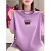 Camiseta Redonda de Manga Curta da Moda para Mulheres, Corte Solto com Letras Estampadas, Estilosa e Rejuvenescedora, Roupa para Mulheres de Meia-Idade
