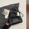 Bolso Pequeño Cuadrado Texturizado de Alta Calidad al por Mayor para Mujer, Nuevo Modelo Verano 2026, Bolso de Hombro Sencillo de Color Sólido, Bolso Cruzado para el Trabajo