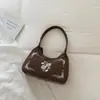 Colección Otoño 2026: Elegante Bolso Pequeño Cuadrado con Bordado Artístico de Trébol de Cuatro Hojas Inspirado en China, un Bolso de Hombro y Bolso Cruzado Único para Mujer