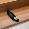 Zapatos nuevos de moda para otoño, planos, sin cordones, con decoración metálica, mocasines pequeños 2026 con aumento interno de altura y punta cuadrada adelgazante