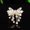 Broche de Fogos de Artifício com Design de Nicho e Zircônia Microincrustada, Alfinete de Roupa Exquisito e Moderno, Acessório de Fixação Anti-Exposição