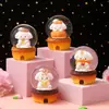 Presentes criativos bola de cristal luminosa enfeites de boneca de desenho animado brinquedos infantis presentes atacado presentes fofos de luz noturna
