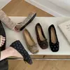 Sapatilhas quadradas estilosas e com aparência doce, de salto baixo, com sola macia que aumenta a altura, perfeitas para 2026 - sapatilhas versáteis, sapatos de vovó