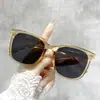 Gafas de Sol de Moda Transfronterizas 2025 con Marco Tachonado para Hombres y Mujeres, Decorativas Retro Hip-Hop, Estilismo para Sesiones de Fotos, Versátiles