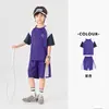 Conjunto de Algodão Puro Estilo Academia Duoduo para Meninos, Roupa Infantil Esportiva de Duas Peças com Manga Curta e Shorts para o Verão