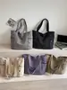 Nova bolsa tote simples de grande capacidade transfronteiriça, bolsa de mão casual e moderna, bolsa de ombro versátil para trabalho e deslocamento