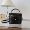 Bolsa de Mão Refinada Cor Sólida Estilo Chanel Feminina 2025 Nova Moda Textura Fashionable Bolsa de Ombro de Alta Qualidade Versátil Bolsa Transversal