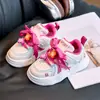 Tênis Feminino 2025 Primavera e Outono Novo Estilo Couro Sola Grossa Sapatos Brancos com Velcro Tênis Esportivo Infantil Sola Macia Calçados Casuais