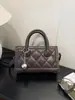 Bolso de mano de nicho de lujo para mujer con un elegante diseño coreano, bolso de hombro acolchado de alta gama, bolso pequeño cruzado