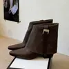 Design único, botins estilosos para mulheres, nova coleção outono 2026, com fivelas metálicas, um visual chique e versátil para o trabalho, e um estilo retrô com bico fino