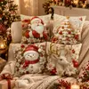 Funda de Almohada Navideña Estampada Mado con Patrones Florales Vintage, Renos, Árboles Nevados, Regalos, Papá Noel, Funda de Cojín para Sofá Color Albaricoque Cálido