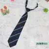 Nueva Corbata JK Fresca de Primavera/Verano para Hombre y Mujer con Rayas Diagonales Estudiante Escolar Cremallera Corbata Perezosa Venta al por Mayor