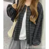 Cárdigan de punto casual a rayas, cuello redondo, botones al frente, manga larga, estilo coreano para mujer, nueva colección principios de otoño 2026, corte holgado, favorecedor y adelgazante