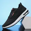Nuevas zapatillas casuales ligeras estilo británico transfronterizas para hombre, zapatos sin cordones con suelas suaves, zapatos para conducir, zapatos de moda trendy para hombre