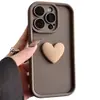 Funda para teléfono móvil de amor tridimensional de esmeril es adecuada para Apple 16 tendencia 15 simple 14 sin inyección de aceite 11 funda suave XR