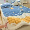 Protetor de Colchão Espesso de Lã de Leite Estampado de Inverno para Quarto Casa Tatame Macio Quente Cobertura de Cama Acolchoada de Lã Coral