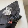 A bolsa plissada pequena popular deste ano para mulheres 2023 nova outono e inverno retrô versátil bolsa mensageira de corrente bolsa balde fashion
