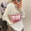 Hilo de Bordado Otoño e Invierno 2025 Moda Casual Estilo Coreano Ropa de Algodón Espacial Bolso de Mano de Gran Capacidad down Bolso de Mujer de Moda