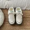 Zapatillas blancas populares, cómodas y duraderas, nuevo modelo otoño 2026, zapatos versátiles, zapatos casuales originales de nicho para mujer