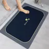 Tapete de chão para banheiro feito de terra de diatomáceas, tapete macio de secagem rápida para a entrada do banheiro, tapete para os pés absorvente de água e antiderrapante, base de carpete para casa
