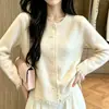 Novedad Otoño 2026 Estilo Dulce Suave Tejido Cárdigan de Manga Larga para Mujer con Botones de Perla Adelgazante Versátil Top Casual