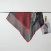 2026 Nuevo Bufanda Cuadrada Pequeña de Algodón Terciopelo Estampada por Ambos Lados para Primavera y Verano Bufanda de Cuello Versátil y Elegante para Mujer que Realza el Cutis