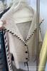 Cardigan de Tricô Casual com Gola Lapela Estilo Outono 2025 Design de Moda Feminina Jaqueta Suéter com Contraste de Tira