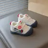 Nuevos Zapatos Caminadores para Bebé Otoño/Invierno 2026 Calzado Infantil para Gatear Más Terciopelo Antideslizantes Zapatos Deportivos para Niños y Niñas Zapatos Funcionales para Exteriores