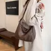 Bolso Tote de Hombro Único de Gran Capacidad para Mujer 2025 Nuevo de Moda Estilo Coreano Moderno Retro Casual para el Trabajo Bolso Cubo