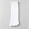 Calcetines de cinco dedos moldeo integrado absorción de sudor absorción de humedad separación antibacteriano calcetines de media pantorrilla absorción de sudor transpirables calcetines deportivos de cinco dedos para hombre