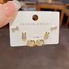 Moda Coreana y Japonesa Juego de Pendientes de Tres Piezas con Gato Kt de Diamantes Completos para el Viaje Diario, Pendientes Pequeños y Lindos para Mujer