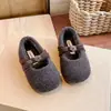 Sapatos de Princesa Meninas 2026 Novo Outono Inverno Mais Veludo Birkenstocks Slip-ons Mocassins Sapatos de Algodão Infantil Sapatos Peludos