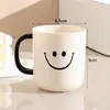Copo de enxaguante bucal com rosto sorridente estilo Ins, copo fofo para escovar os dentes para uso doméstico, design criativo e simples, adequado para crianças e casais, um copo para enxaguar e lavar