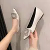 Zapatos de tacón bajo de estilo nuevo para otoño 2025 para mujer, Zapatos planos de punta fina con pedrería, Zapatos casuales de moda para mujer
