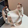 Nuevo bolso de hombro casual de nailon para mujer, versátil, de nicho, para ir al trabajo, bolso cruzado con forma de albóndiga
