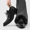 Dropshipping 2026 Nuevo Estilo Otoño Aumentador de Altura Nicho Punta Fina Retro Versátil con Cordones Casual Moda Zapatos de Piel