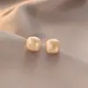 Pendientes de Aro de Moda con un Estilo Versátil, Lujo Ligero y Sensación de Alta Gama, Clips para Orejas de Circonita Sintética, Pendientes de Perla para Mujer, Clavos para Orejas para Orejas Sensibles