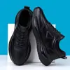 Zapatos deportivos casuales de cuero para hombre, nuevos y modernos, de suela blanda, zapatos para correr casuales negros, ligeros, de suela gruesa