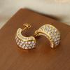 Diseño de industria pesada fundición moda joyería de diamantes completa simple incrustada multicolor diamante hecho a mano acero de titanio chapado en oro pendientes tipo C
